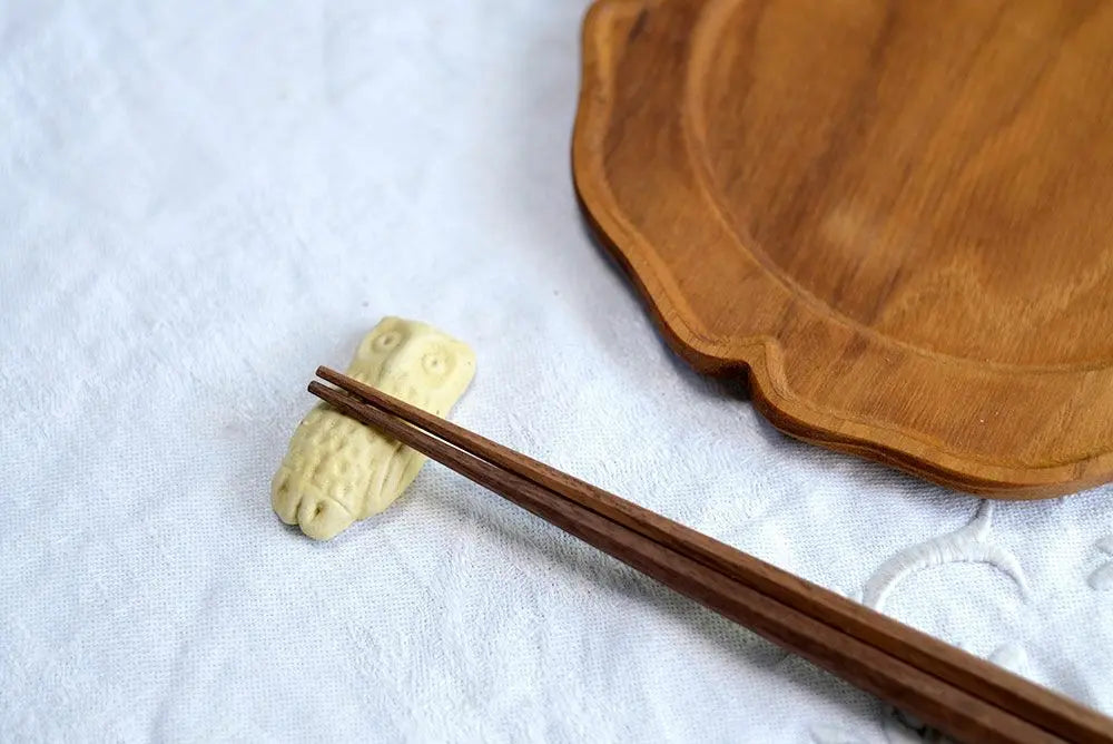 信楽らしい荒い土味を活かした温かみのある風合いの箸置き 和食器