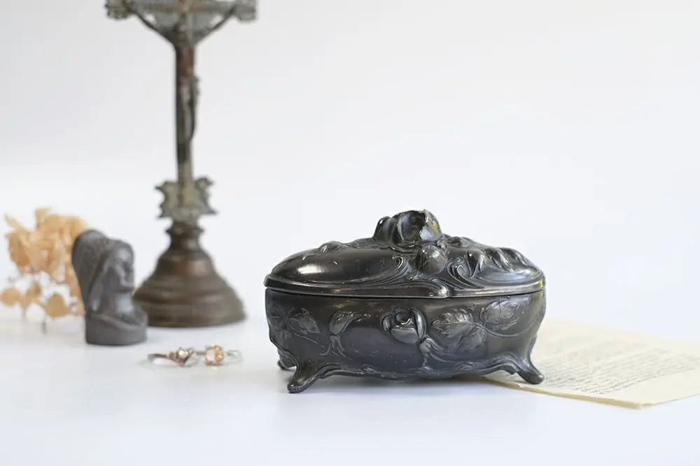 アンティークジュエリーケース フランス 19世紀 アールヌーヴォー金属製宝石箱 アクセサリーケース 収納