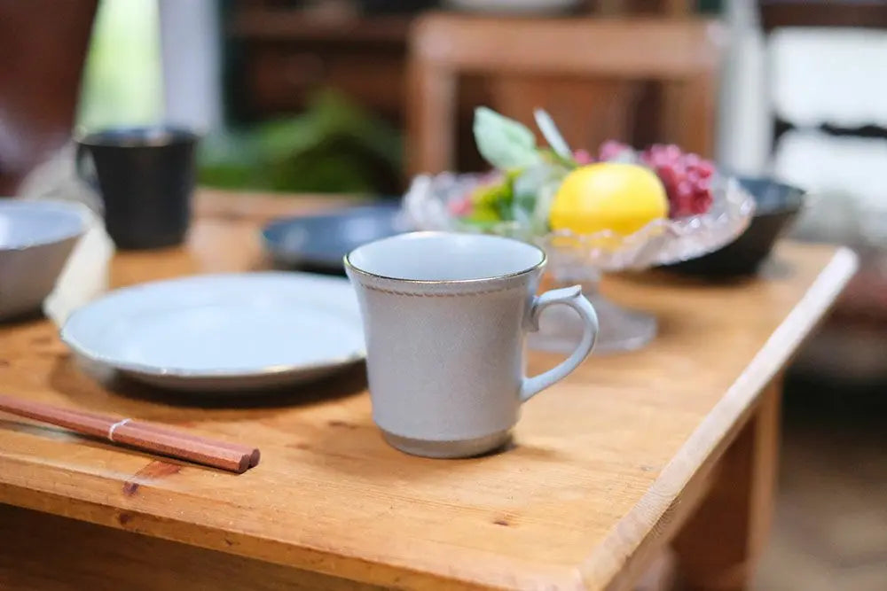 美濃焼 ステッチマグカップ 赤土に鉱物感のある釉薬をまとわせたコーヒーカップ