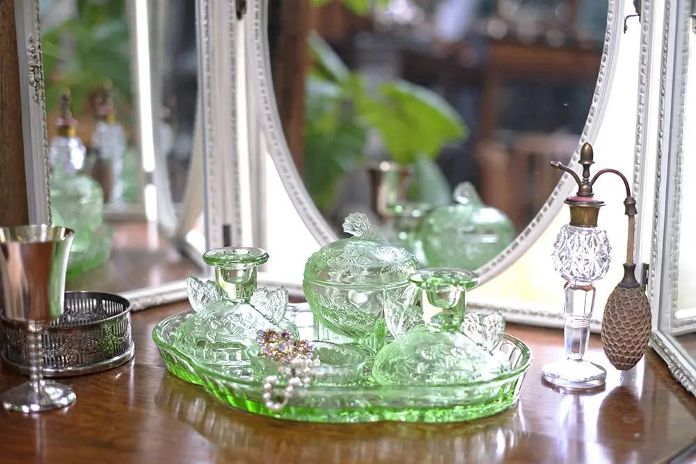 アンティーク ドレッシングテーブルセット/Bagley Glass イギリス 1871年創業