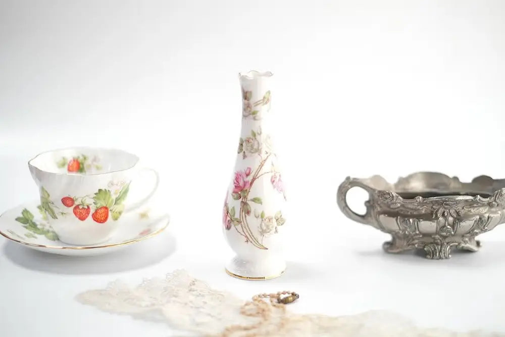 Aynsley(エインズレイ)一輪挿し ELIZABETH ROSE 陶器 フラワーベース