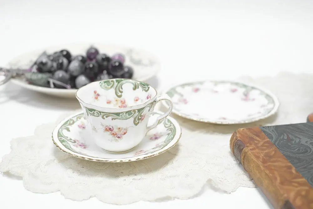 アンティーク ティーカップトリオ イギリス 1897 Crown Staffordshire アールヌーヴォー アンティーク食器