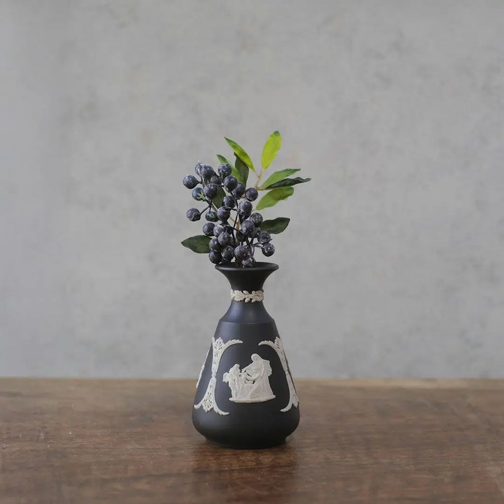 ヴィンテージ WEDGWOOD ウェッジウッド ジャスパー 一輪挿し 貴重な黒 花瓶