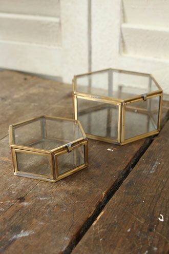 六角形のアクセサリーケース1
