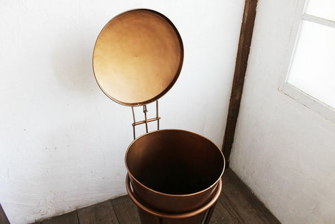蓋は上で止まります5