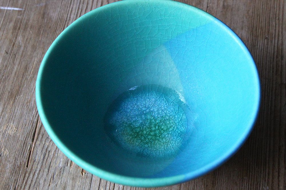 ガラス釉がうつくしい作家の茶碗3