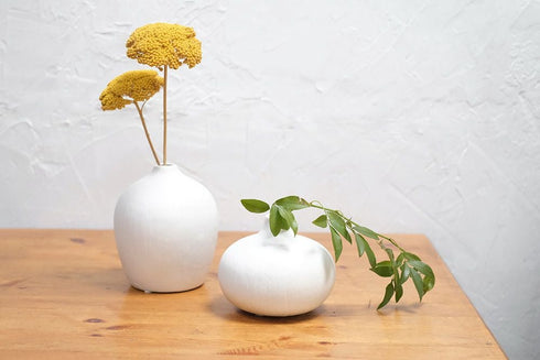 モダンなデザインの花器5