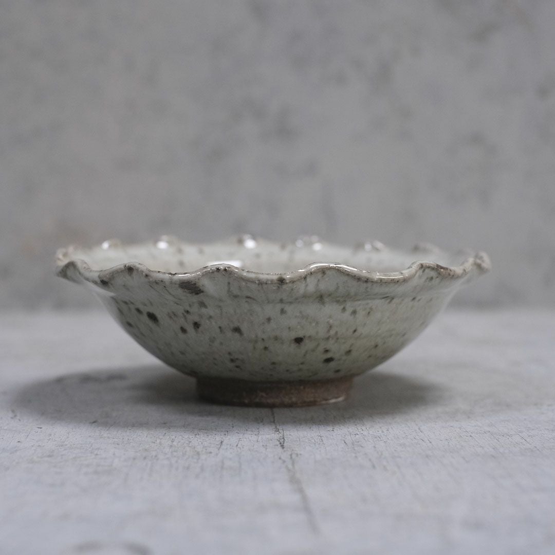 岡泰造 ワラ灰釉5寸輪花鉢 輪花皿 小鉢 作家の器 瀬戸焼 和食器1