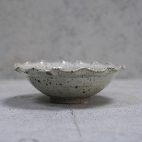 岡泰造 ワラ灰釉5寸輪花鉢 輪花皿 小鉢 作家の器 瀬戸焼 和食器1