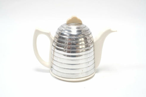 イギリスの陶器のティーポット1
