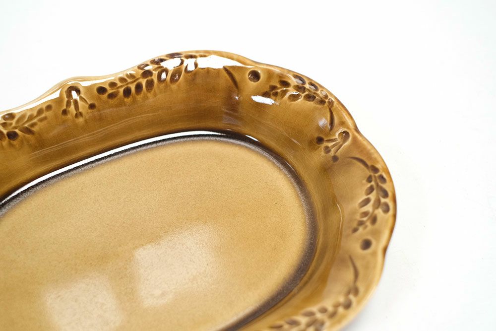 やちむん 沖縄 新里みお 月桃リムプレート オーバル皿 茶54