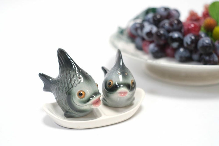 ヴィンテージ ソルト&ペッパー スパイスシェイカーセット / 魚 イギリス製のユニークなスパイスポット1