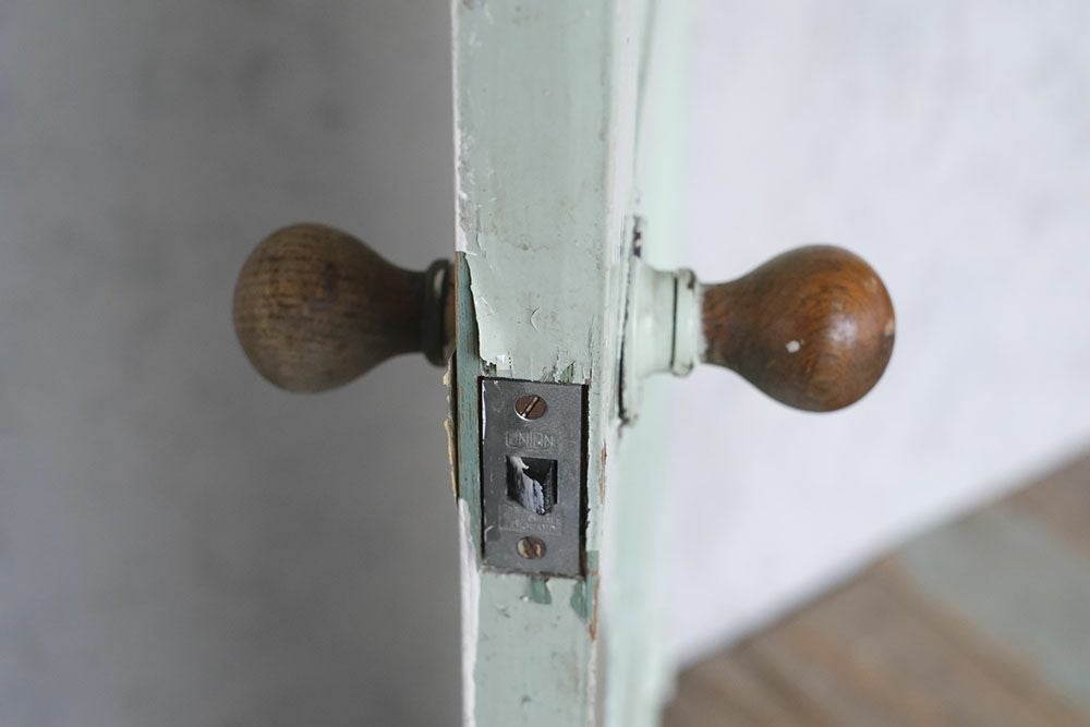 ヴィンテージ ウッドパネルドア/パステルグリーン 建具4