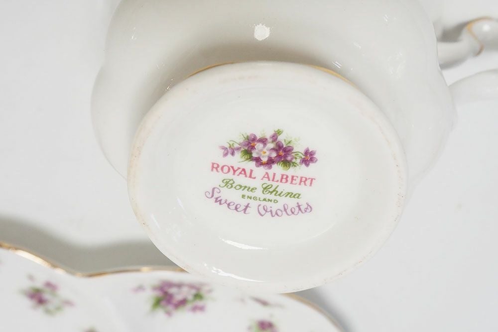 ヴィンテージROYAL ALBERT(ロイヤルアルバート)カップ&ソーサ Sweet violet イギリス バイオレット 菫バックスタンプ5