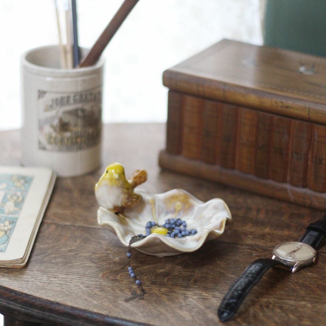 かわいい陶器のバードトレイ 花と小鳥 アクセサリー 収納 おしゃれな