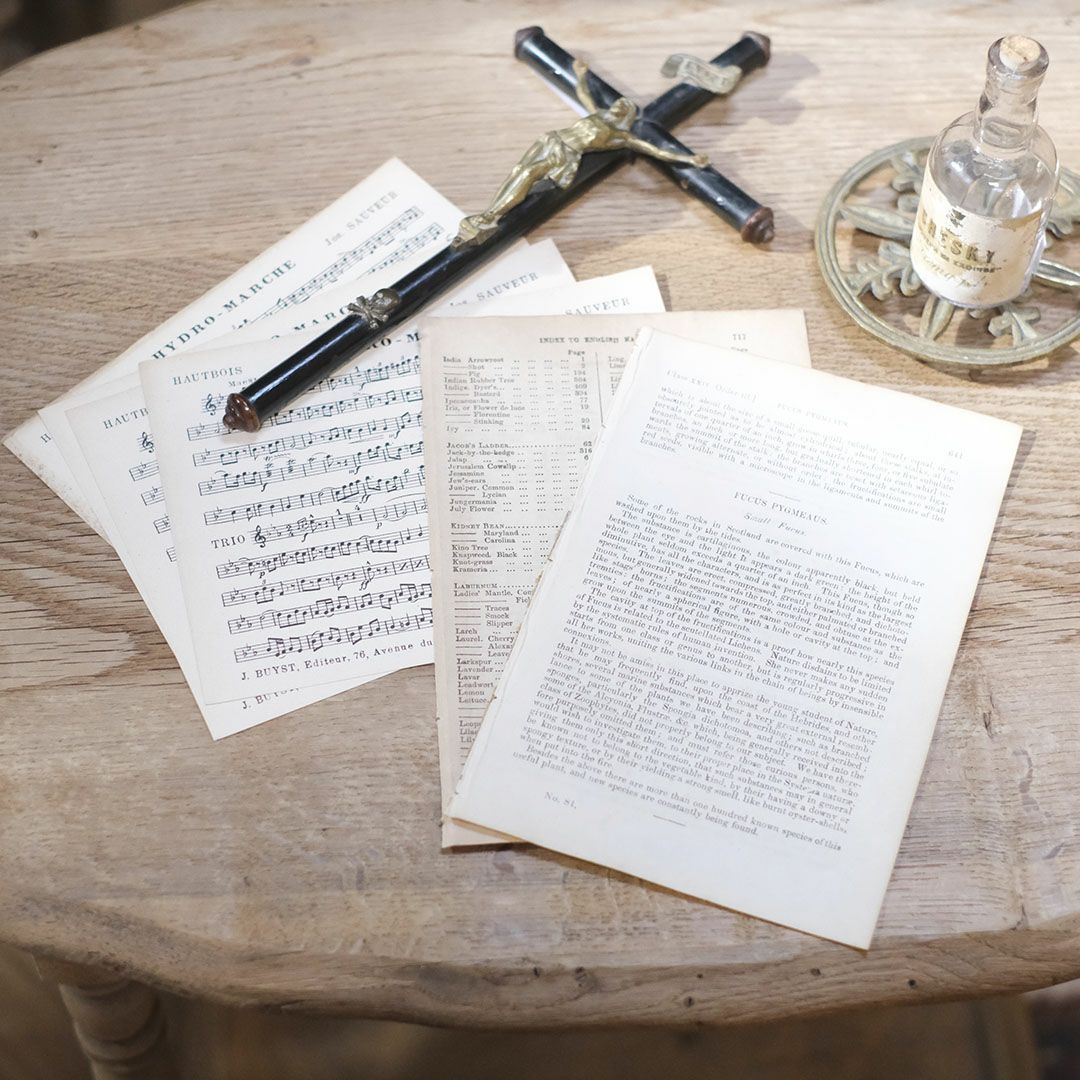 ヨーロッパアンティーク楽譜と洋書の1ページの6枚セット