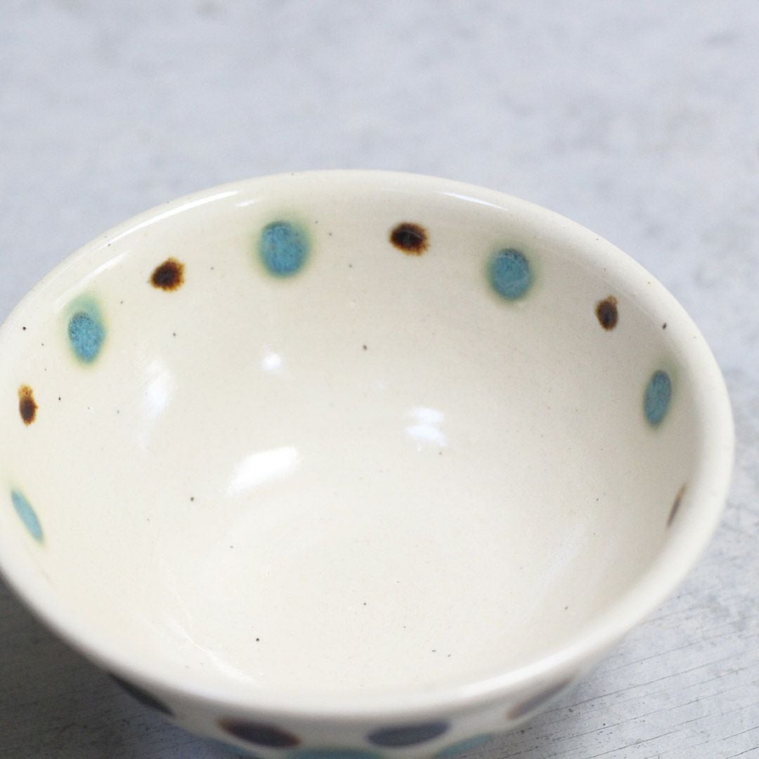 やちむん 沖縄 新里みお 水玉茶碗 陶芸作家の手作りの器44