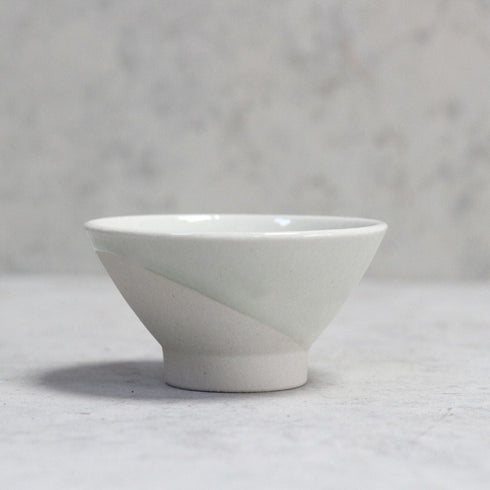 美濃焼 茶碗 白 飯椀 手触りの良い土の質感