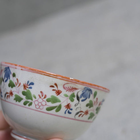 アンティーク ティーボウル 花 古い時代に作られた取っ手のないティーカップ3