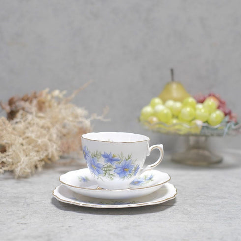 ヴィンテージティーカップトリオ Colclough(コルクラフ) ブルーフラワー イギリス