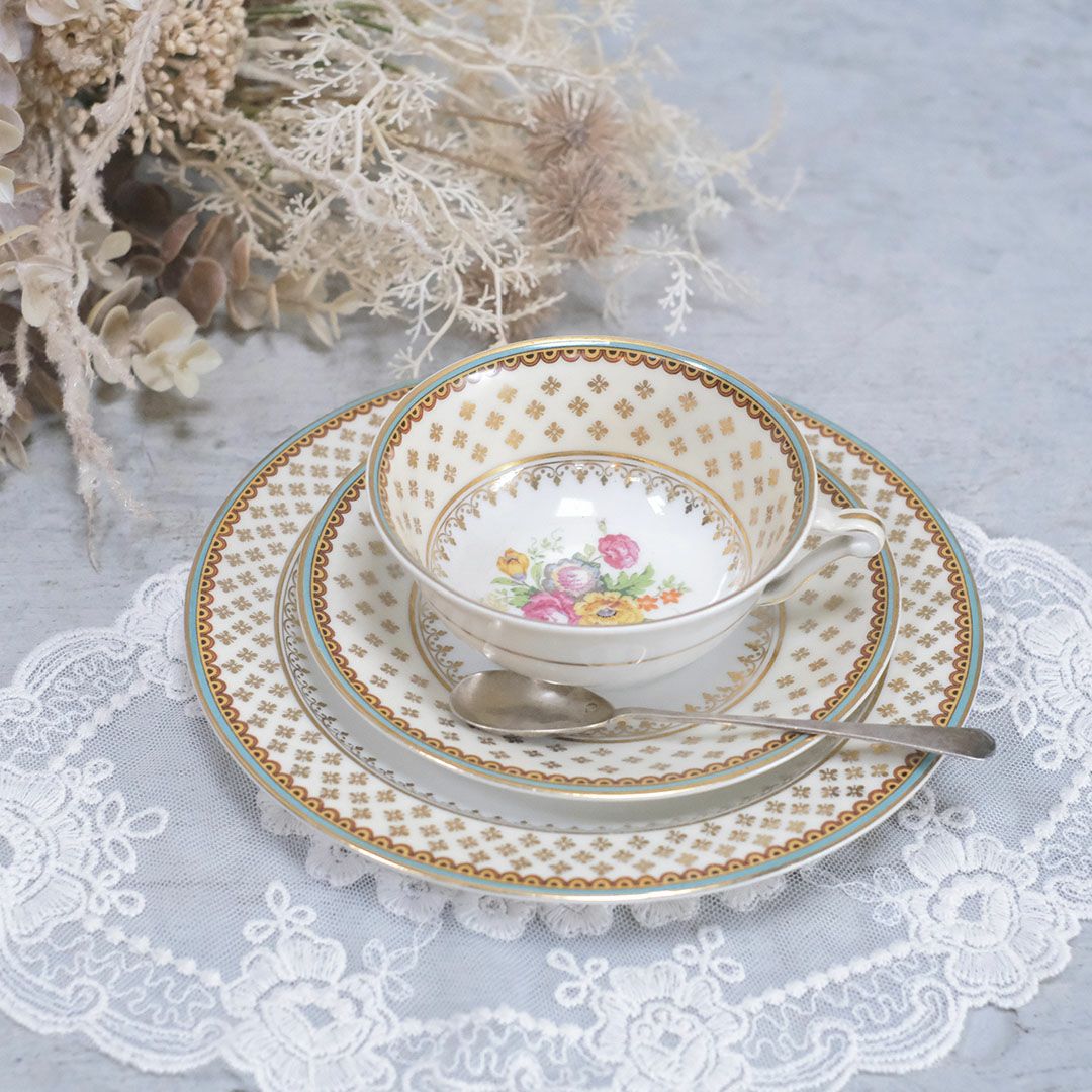 アンティークティーカップ&ソーサトリオ LIMOGES リモージュ BAYNAUD アンティーク食器