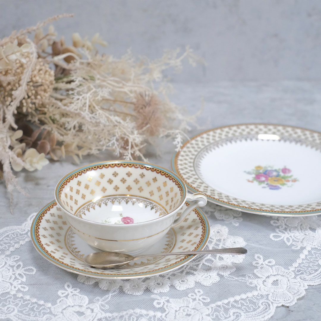 アンティークティーカップ＆ソーサトリオ LIMOGES リモージュ RAYNAUD