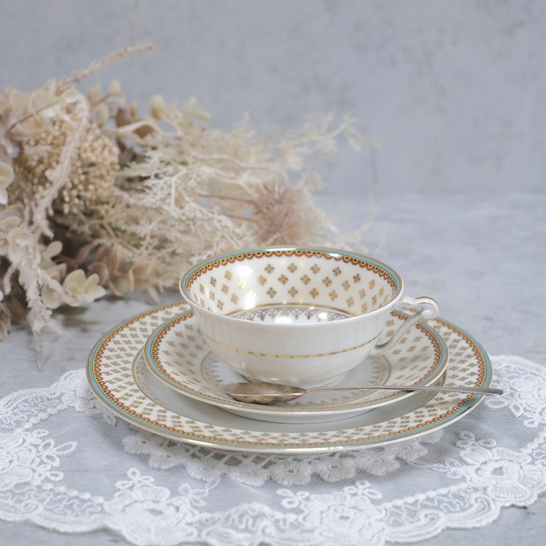 アンティークティーカップ＆ソーサトリオ LIMOGES リモージュ RAYNAUD