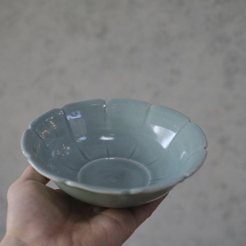 岡泰造 トルコ青釉 小鉢 瀬戸焼 和食器 フラワーリムボウル66