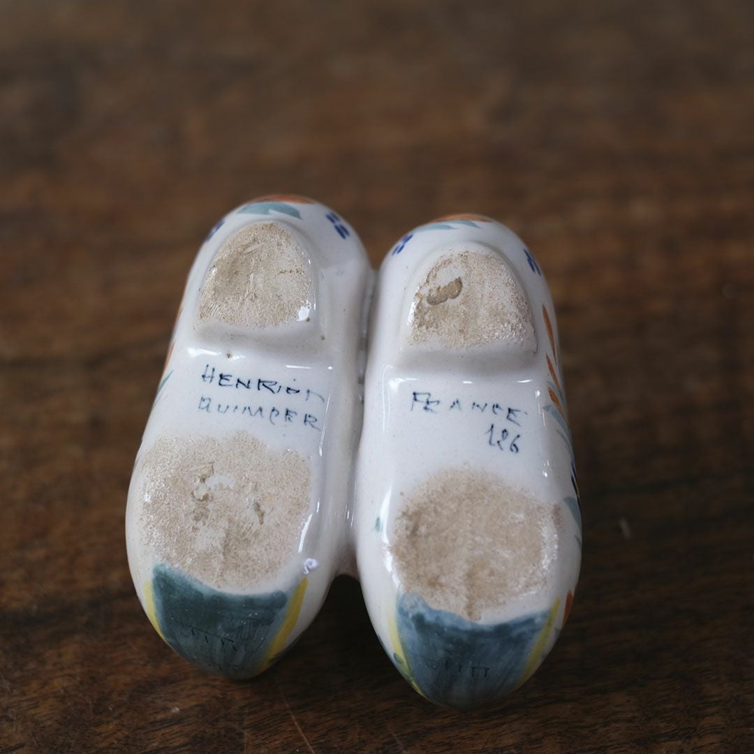 アンティークポーセリンシューズ 置物 フランス 小さな陶器の靴 ソルトクロッグ77