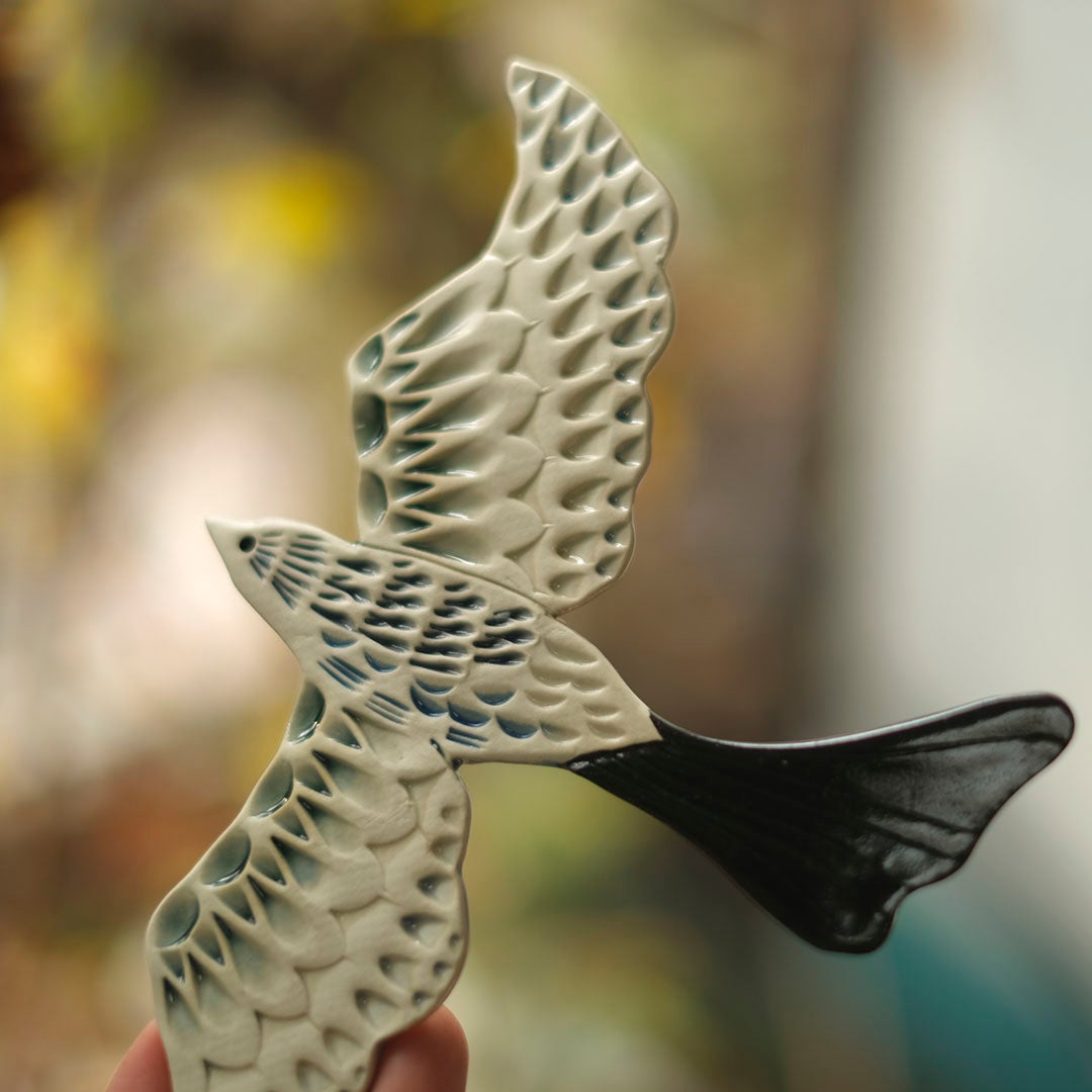 陶器の鳥のアートオブジェ Pottery studio K 金子ひとみ 作家物 空舞う鳥88