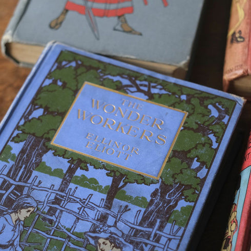 アンティーク本 イギリスの古い児童書 カラフルな表紙88