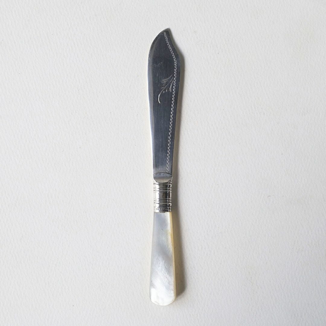 セール（10日まで）　純銀　ジョージアン　バターナイフ マザーオブパール アンティーク マザーオブパール バターナイフ／フルーツナイフ