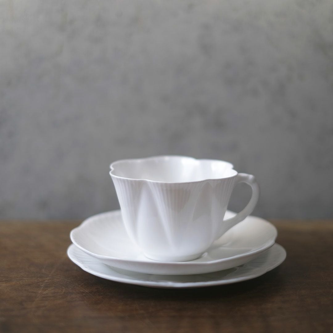 ヴィンテージティーカップトリオ SEHLLY シェリーDAINTY WHITE 白色の優美 イギリス33
