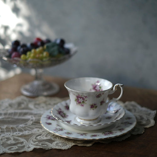 ヴィンテージティーカップトリオ Royal Albert Sweet Violets ロイヤルアルバート スウィートバイオレット イギリス