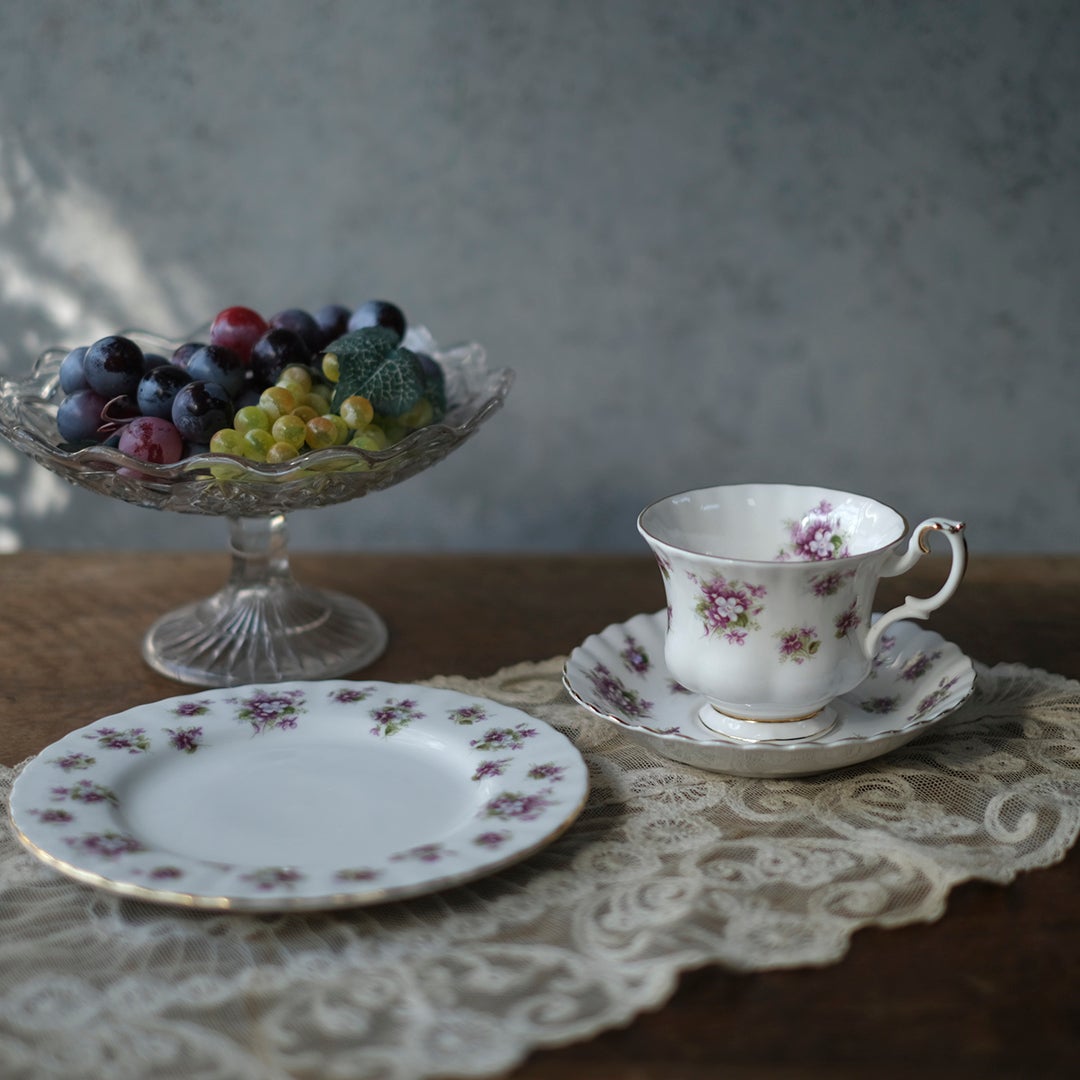 ヴィンテージティーカップトリオ Royal Albert Sweet Violets ロイヤルアルバート スウィートバイオレット イギリス