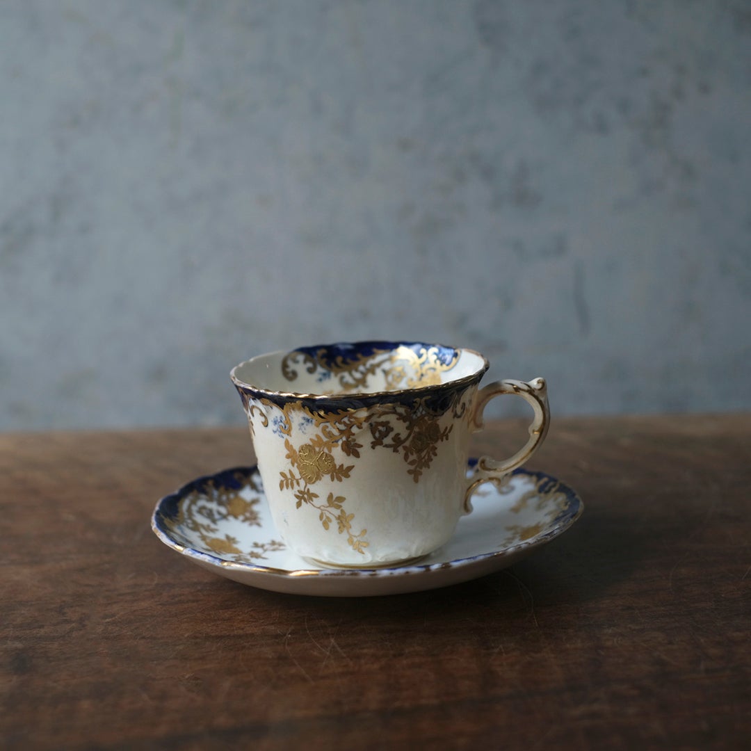 アンティークカップ&ソーサ イギリス Crown Staffordshire Porcelain Co. Ltd.(クラウン・スタッフォードシャー)1