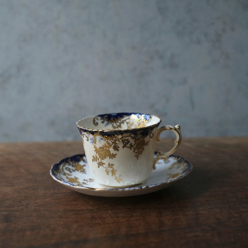 アンティークカップ&ソーサ イギリス Crown Staffordshire Porcelain Co. Ltd.(クラウン・スタッフォードシャー)1