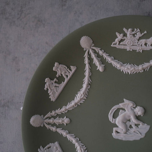 ヴィンテージ WEDGWOOD ウェッジウッド ジャスパー セージグリーン 飾り皿 キューピッド ガーランド イギリス55