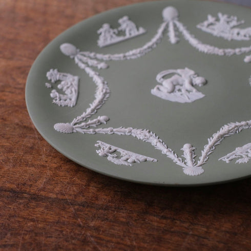 ヴィンテージ WEDGWOOD ウェッジウッド ジャスパー セージグリーン 飾り皿 キューピッド ガーランド イギリス66