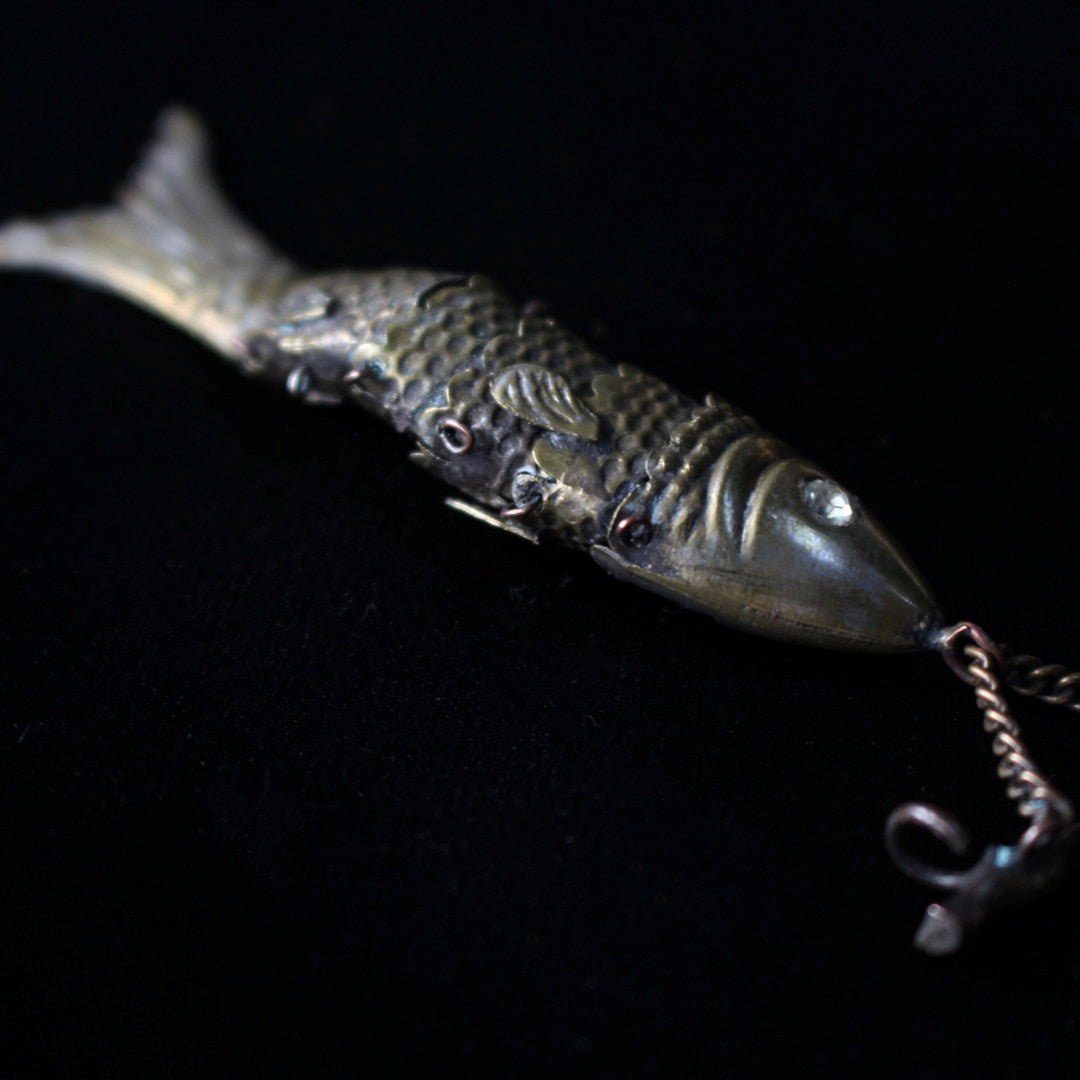 アンティーク シルバー 可動式 魚モチーフ ブローチ3