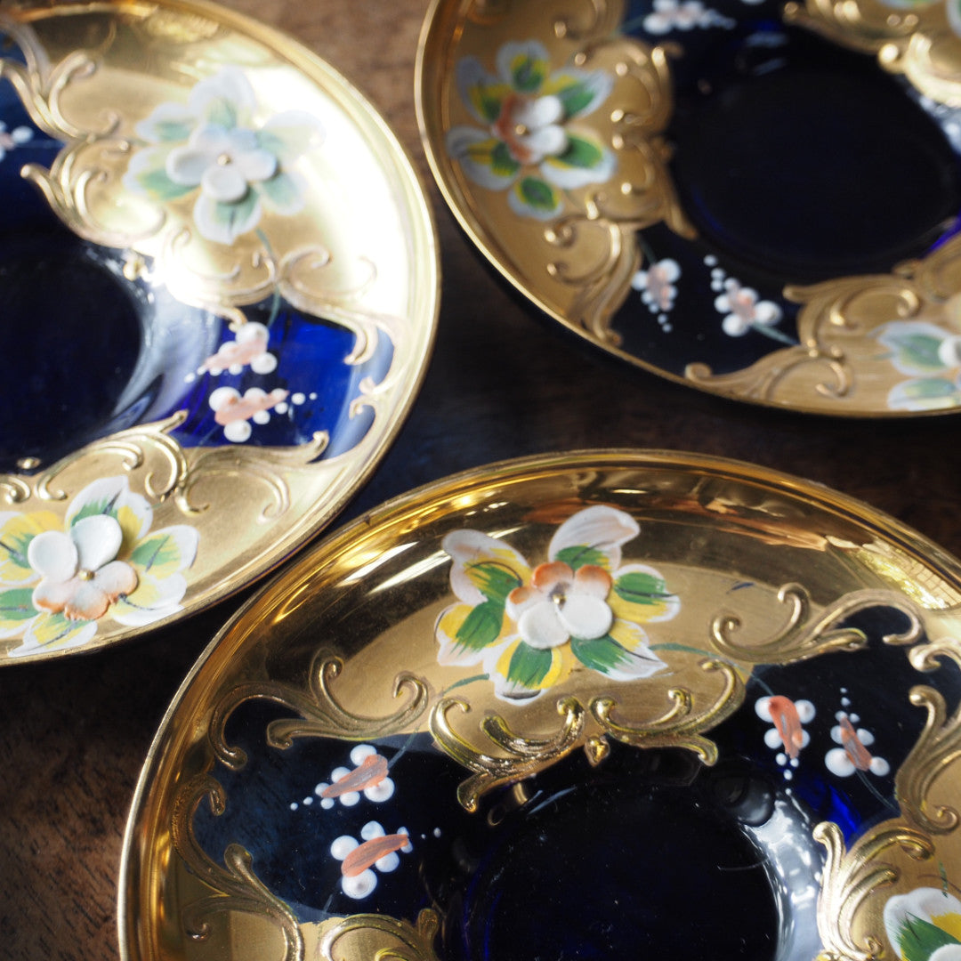 ヴィンテージ ムラーノガラス カップ&ソーサー コバルトブルー 24金彩 エナメル絵付け イタリア| 買付直後のとっておき |