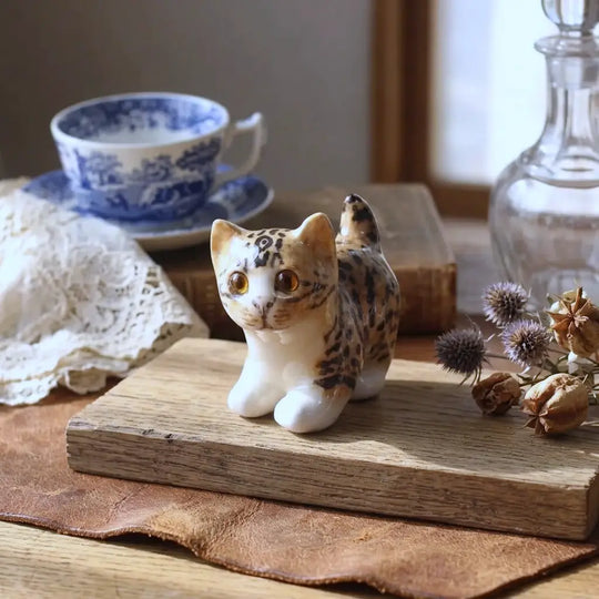ヴィンテージ フィギュリン 陶器の猫の置物 キジトラ /ジェニー・ウィンスタンレイ イギリス