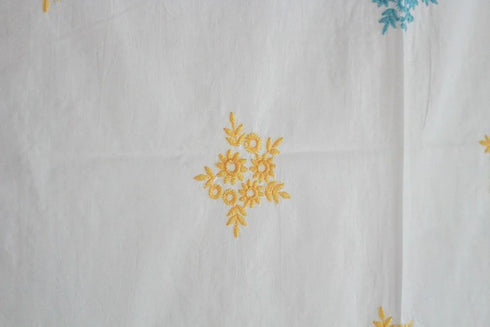お花の刺繍カーテンB8