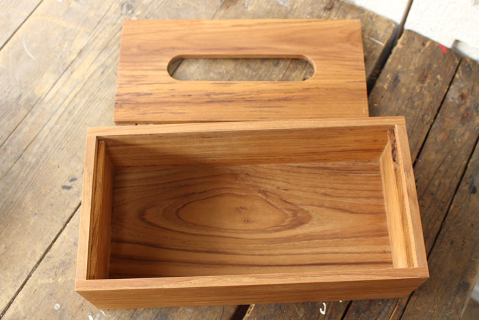 家具に調和する木製のティッシュケース