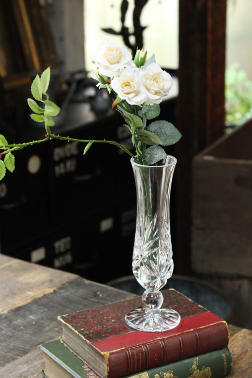 売れ筋の大人気 アンティークフラワーベース　イギリス　花瓶　薔薇　リボン 工芸品