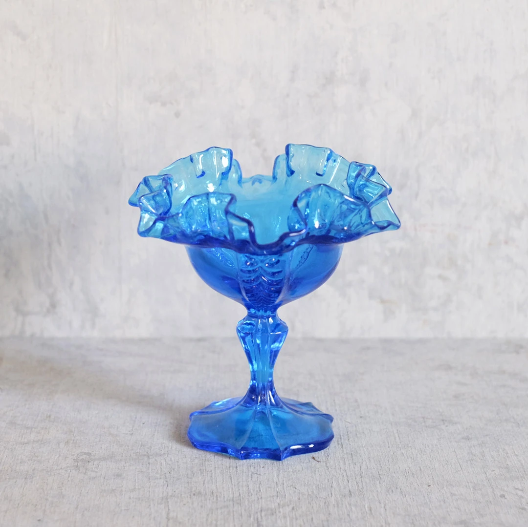 アンティーク ガラスコンポティエフリルブルー フランス 色鮮やかな青いガラストレイ