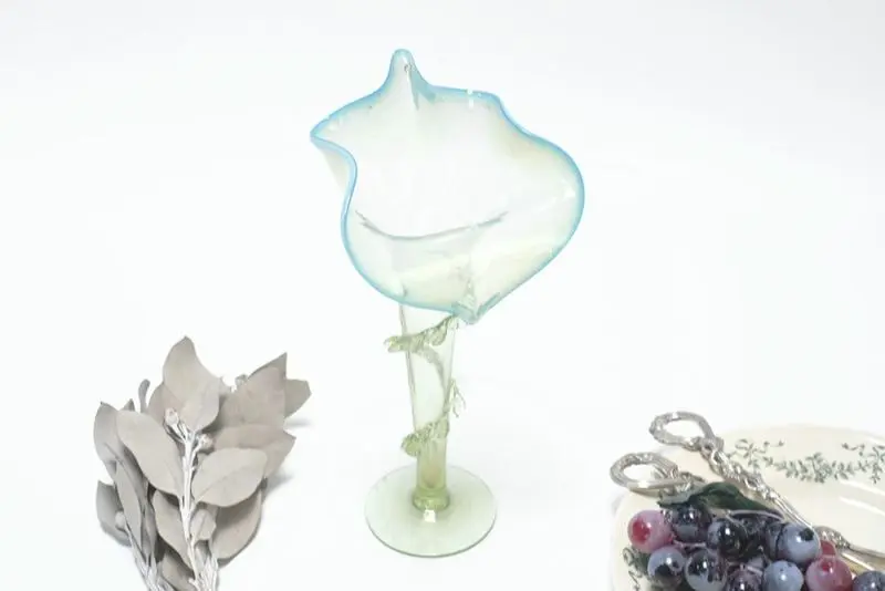 アンティークガラスの花瓶