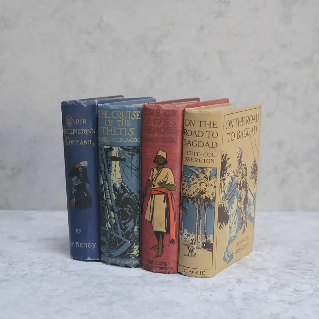 アンティーク本 イギリスの古い児童書 カラフルな表紙
