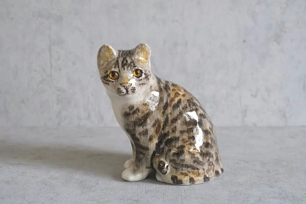 ヴィンテージ ウィンスタンレーキャット/ケンジントンキャット・キジ白猫E イギリス 陶芸作家Jenny Winstanley 置物
1