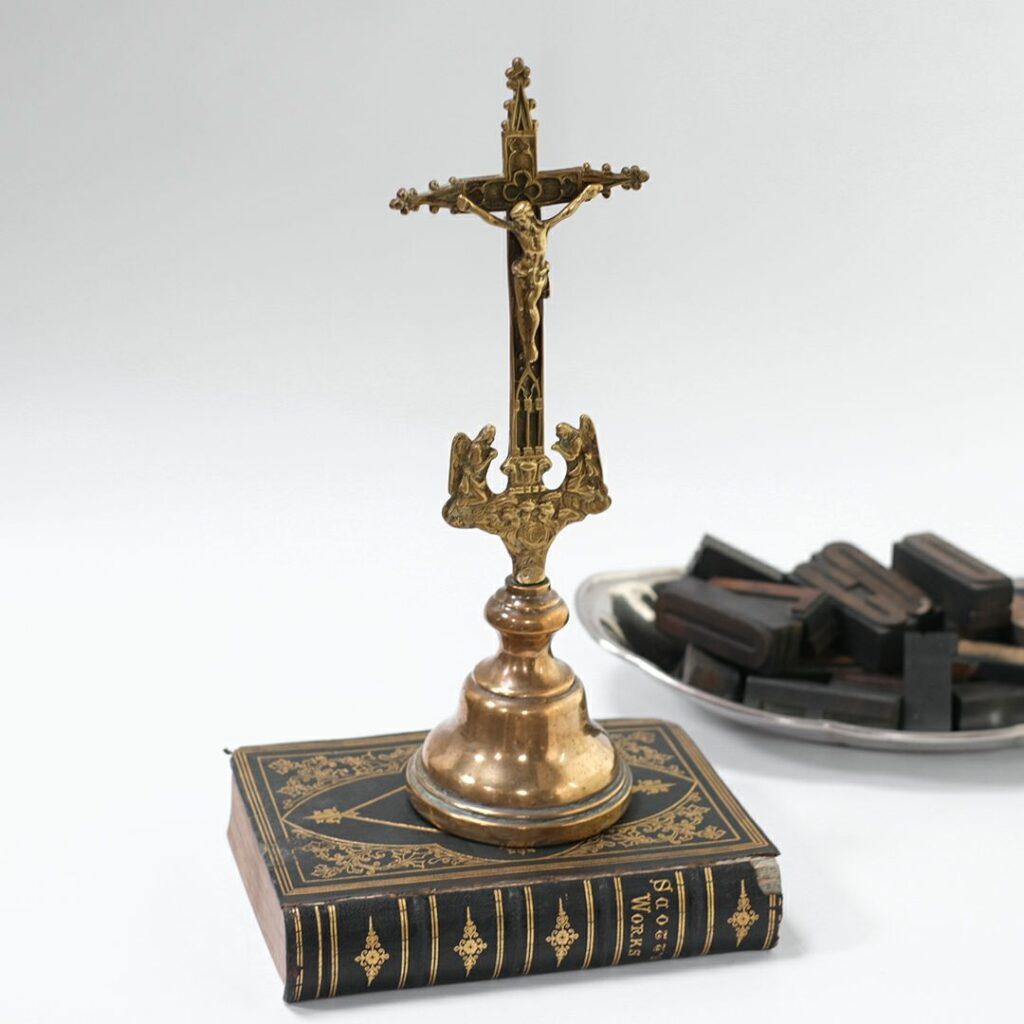 アンティーク 真鍮の十字架/フランス crucifix(クルーシフィクス) 宗教小物